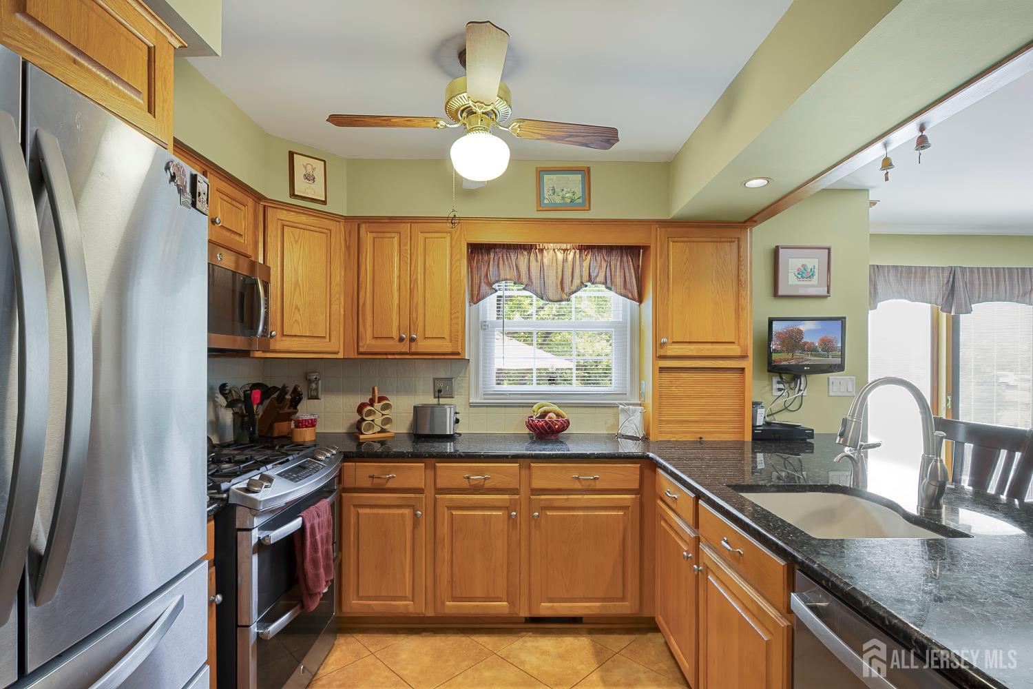 1 Hawthorn Road Piscataway, NJ 08854 - Photo 11 of 37