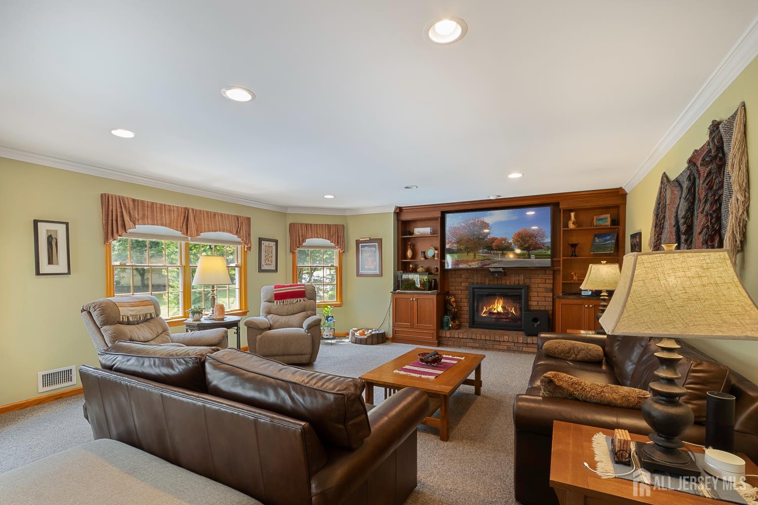 1 Hawthorn Road Piscataway, NJ 08854 - Photo 4 of 37