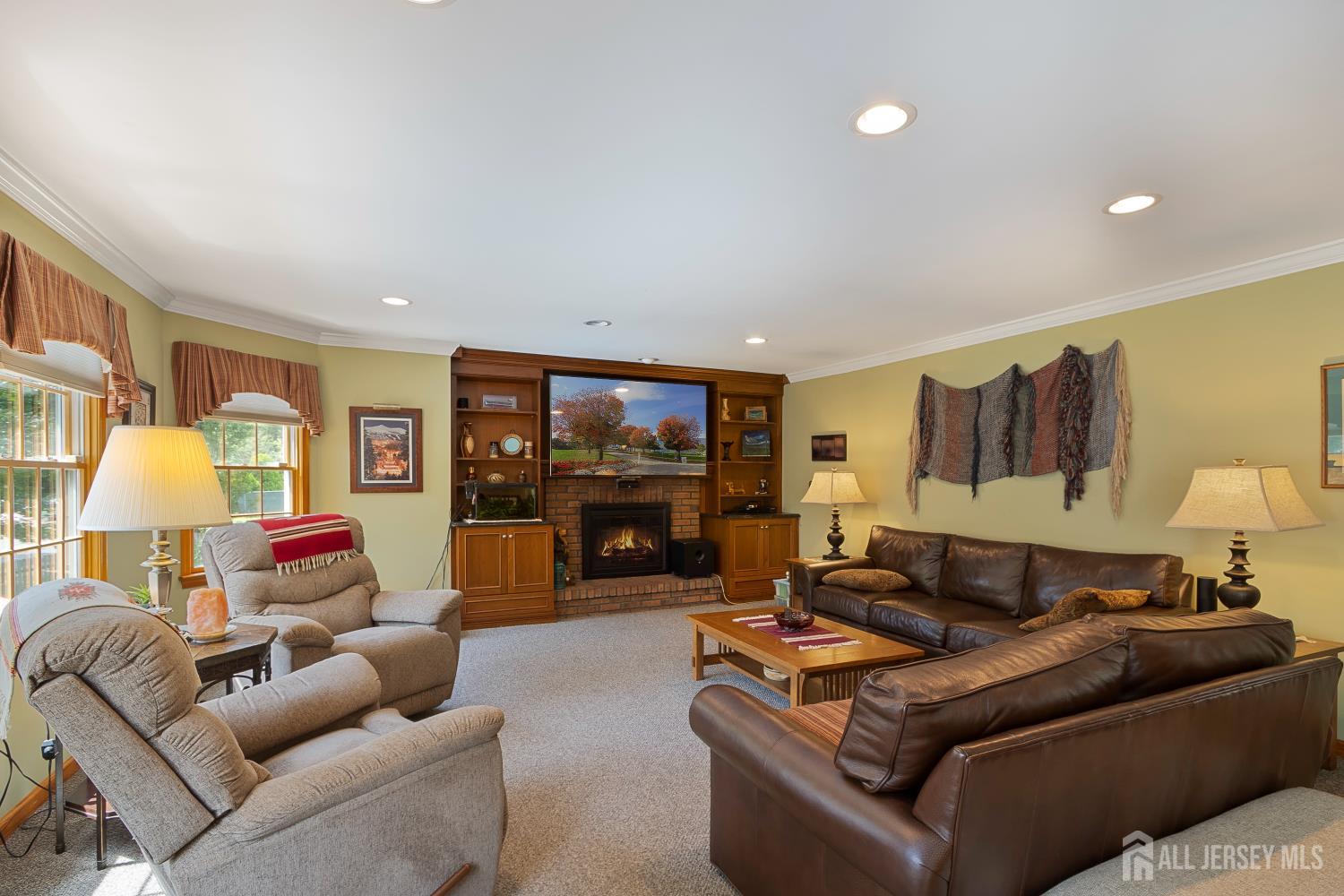 1 Hawthorn Road Piscataway, NJ 08854 - Photo 5 of 37