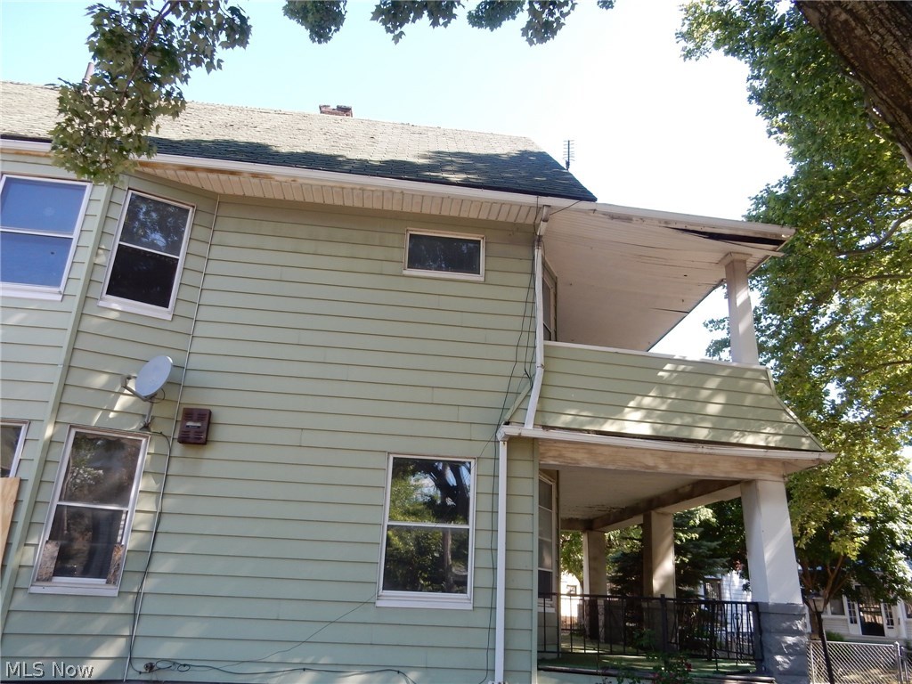 428 Cleveland Road Cleveland, OH 44108 - Photo 3 of 22 Gallery Image 3