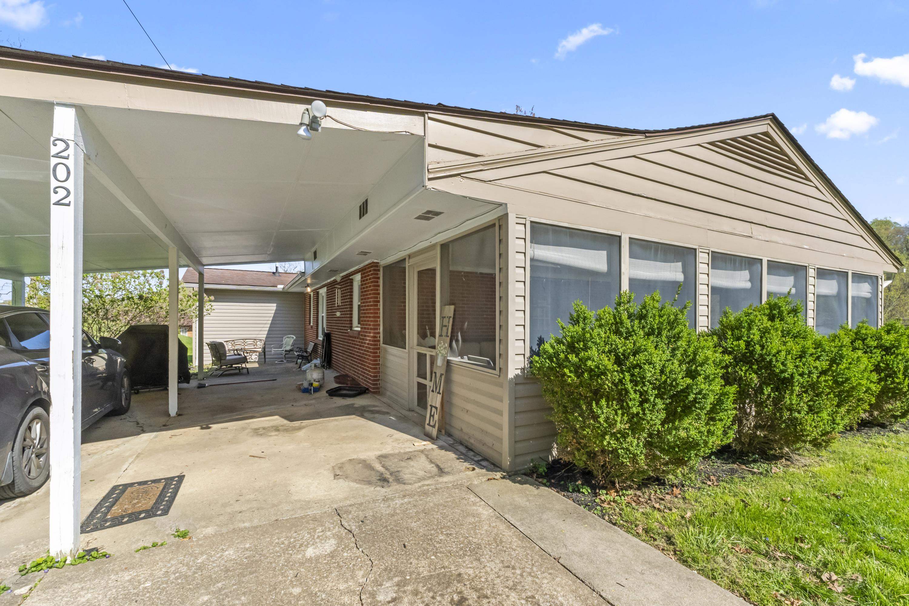 202 Erwin Road Ashland, KY 41101 - Photo 34 of 39