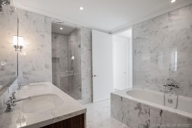 $3,000,000 | 15701 Collins Avenue, Unit 701, Sunny Isles Beach, FL 33160