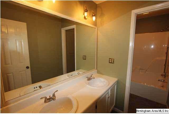 822 Apache Pass Anniston, AL 36206 - Photo 15 of 16
