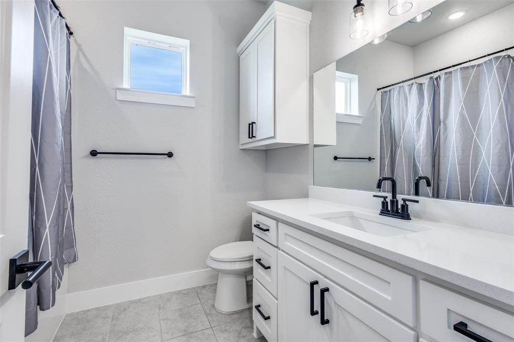 2255 County Road 377 Van Alstyne, TX 75495 - Photo 18 of 32 First floor, full bathroom