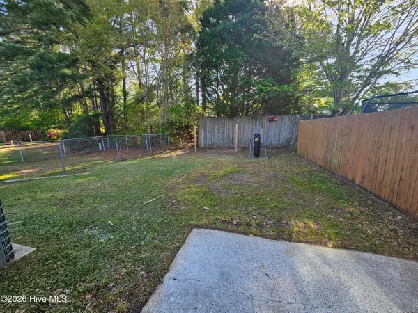 $1,300 | 106 Brenda Drive, Jacksonville, NC 28546