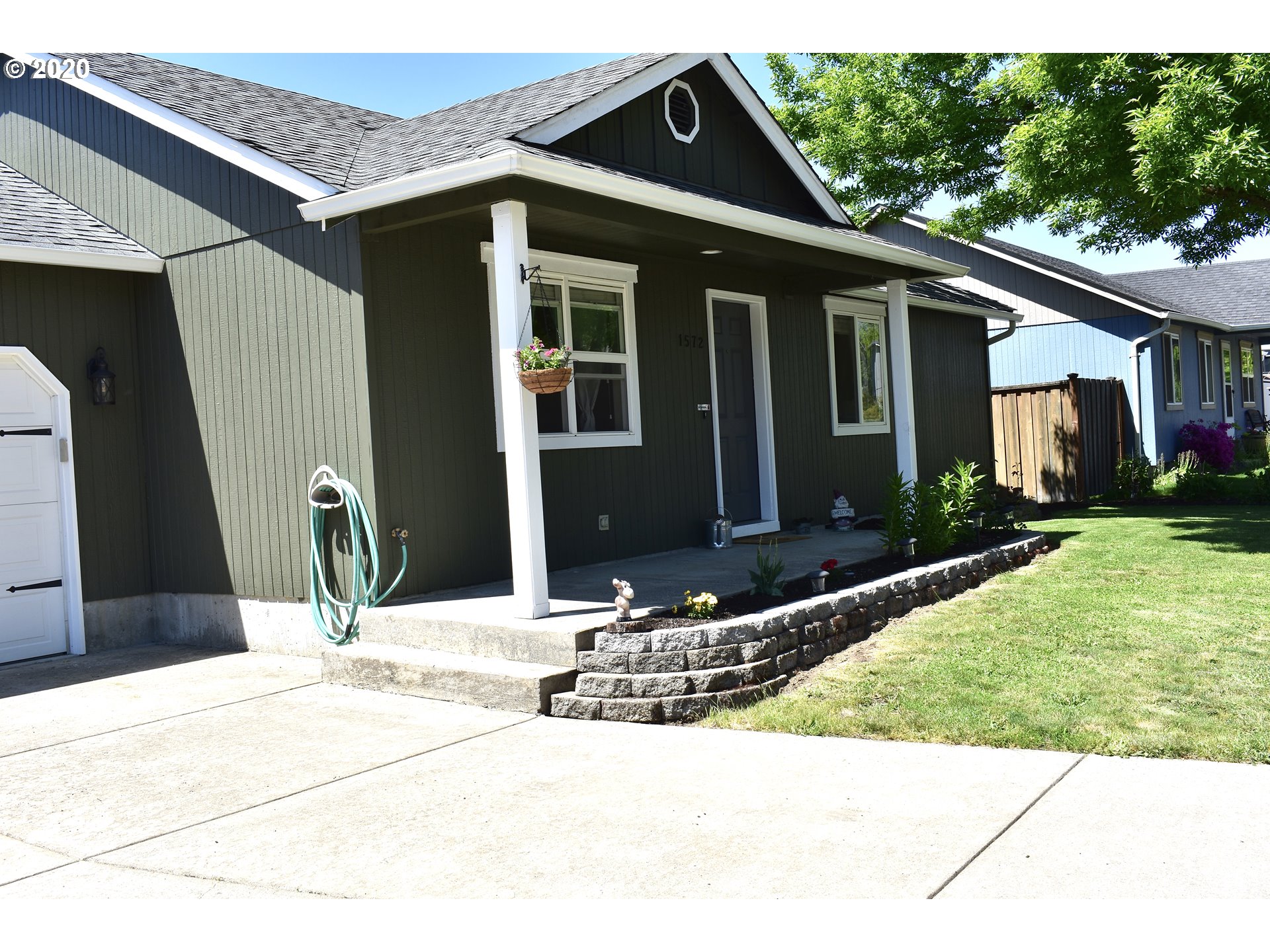 1572 South 59th Street Springfield, OR 97478 - Photo 2 of 21