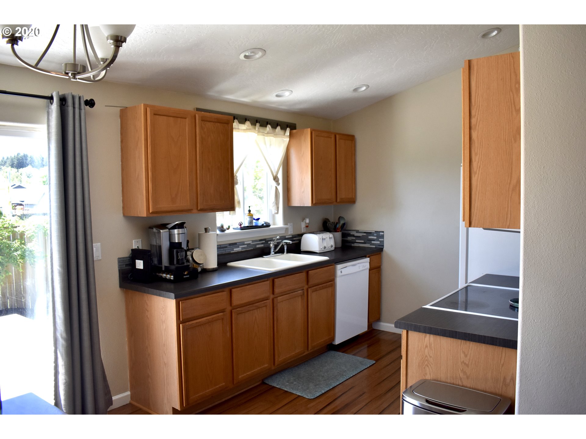 1572 South 59th Street Springfield, OR 97478 - Photo 6 of 21