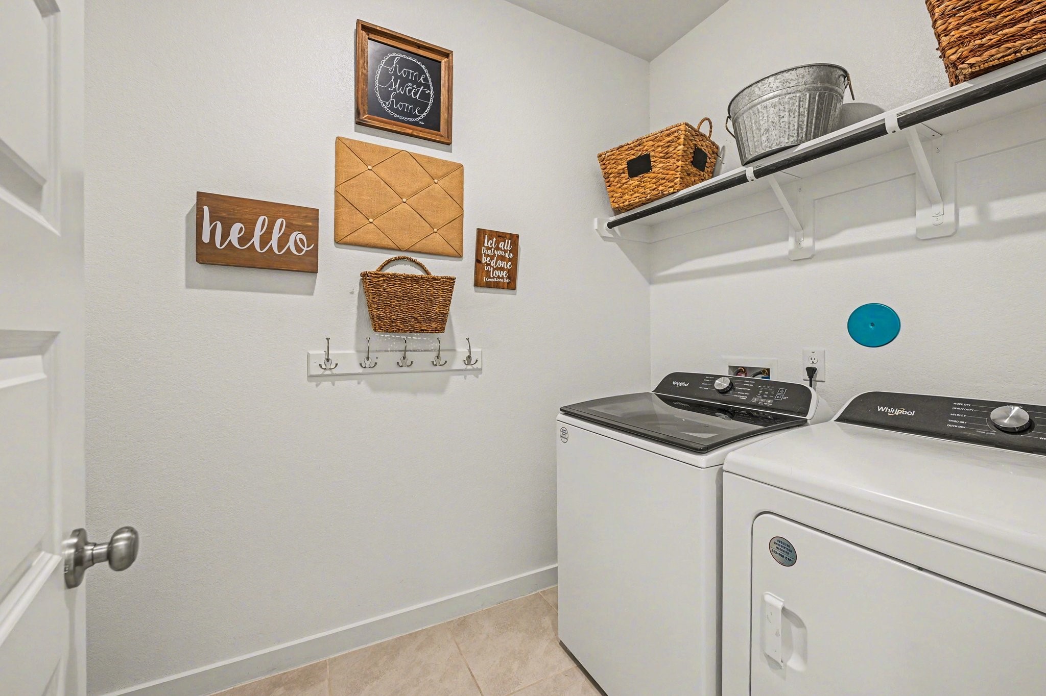 5842 Wayne Way Rosenberg, TX 77471 - Photo 12 of 17 Spacious laundry room