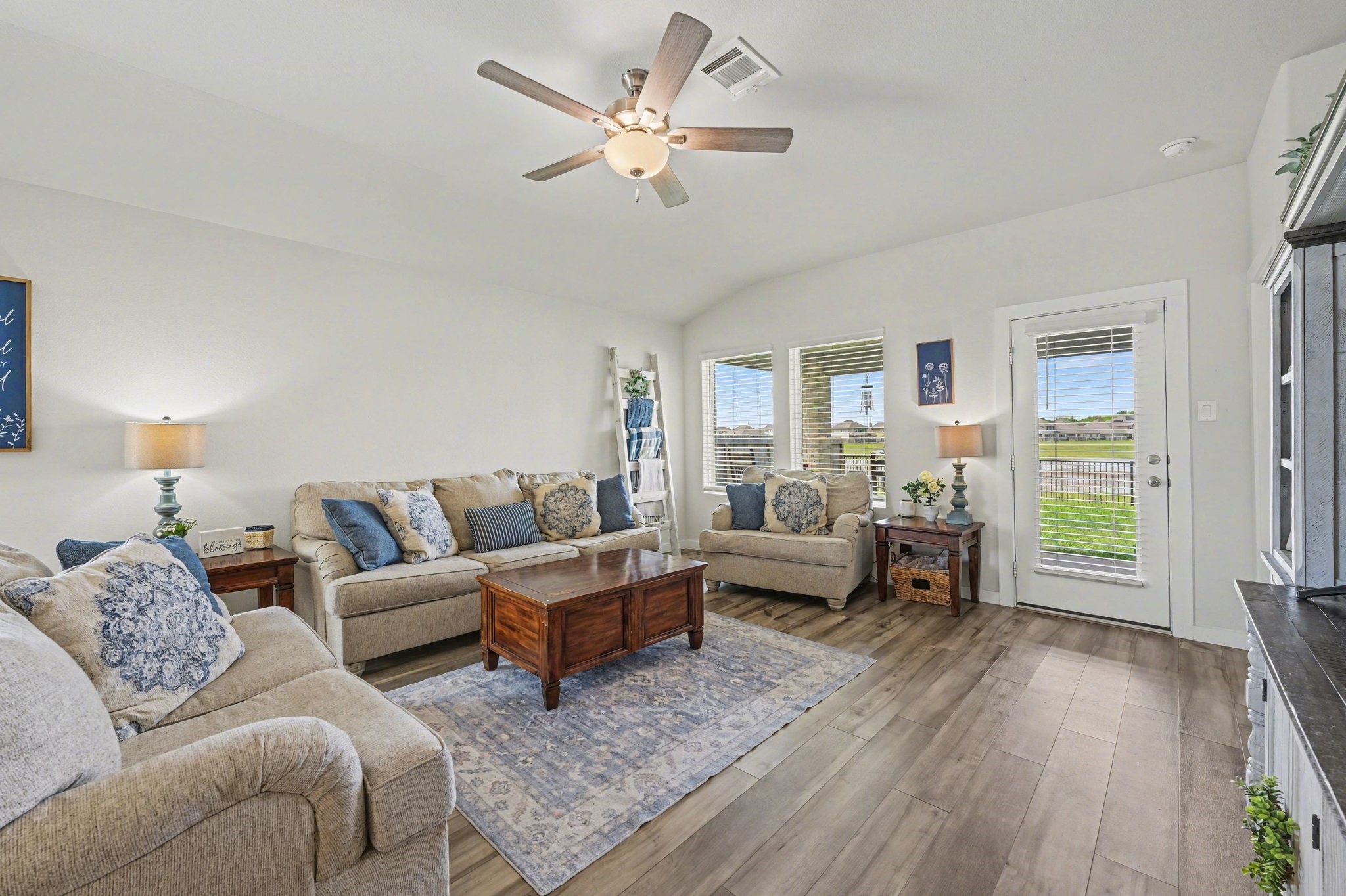 5842 Wayne Way Rosenberg, TX 77471 - Photo 4 of 17 Spacious Living Room with views of lake outside