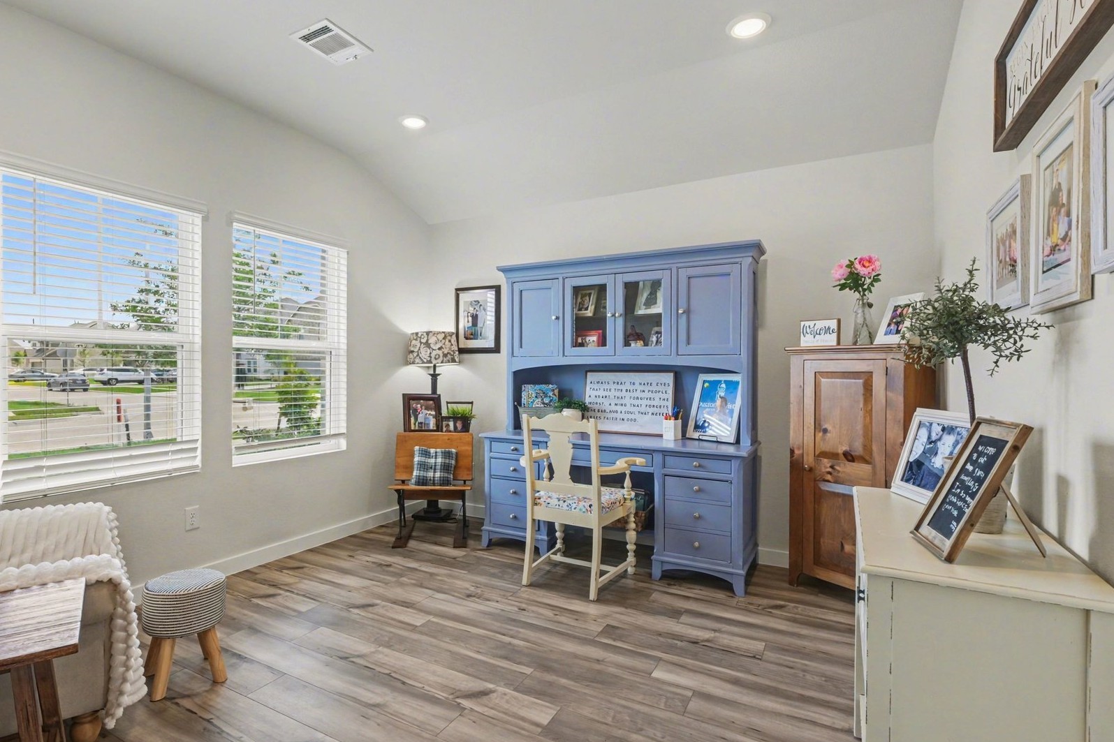 5842 Wayne Way Rosenberg, TX 77471 - Photo 5 of 17 Flex Room can be used as a Study/Office, Formal Dining Room or Game Room