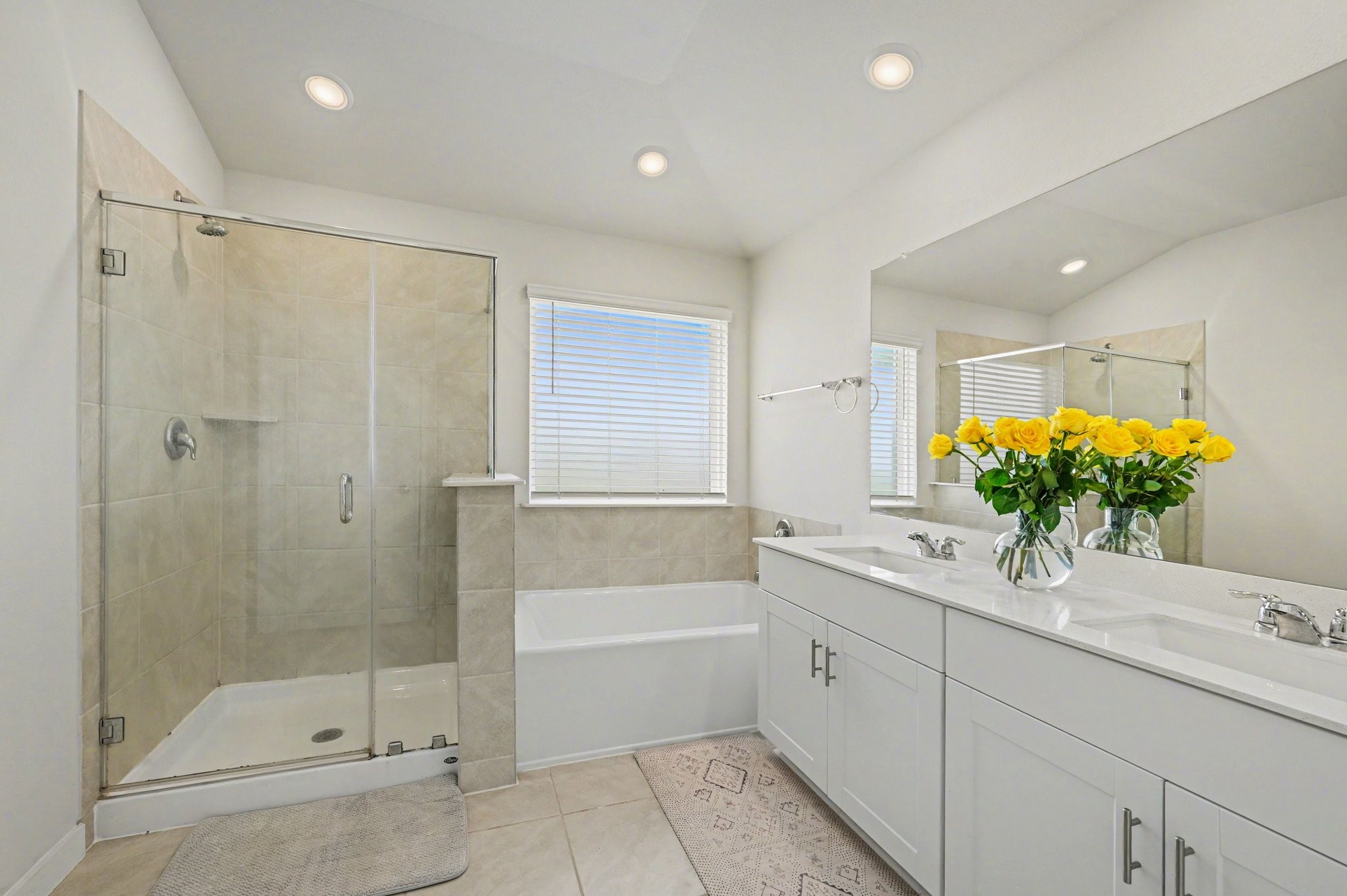 5842 Wayne Way Rosenberg, TX 77471 - Photo 8 of 17 Primary Bathroom with separate shower & soaking tub