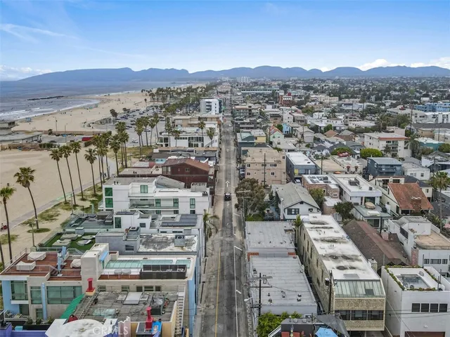 $3,395,000 | 12-12.5 25th Place, Unit 2, Venice, CA 90291