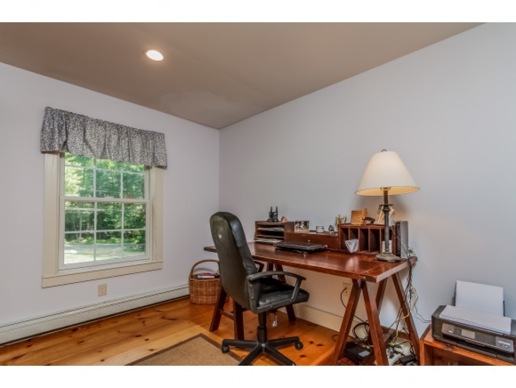 136 McCurdy Road New Boston, NH 03070 - Photo 16 of 36