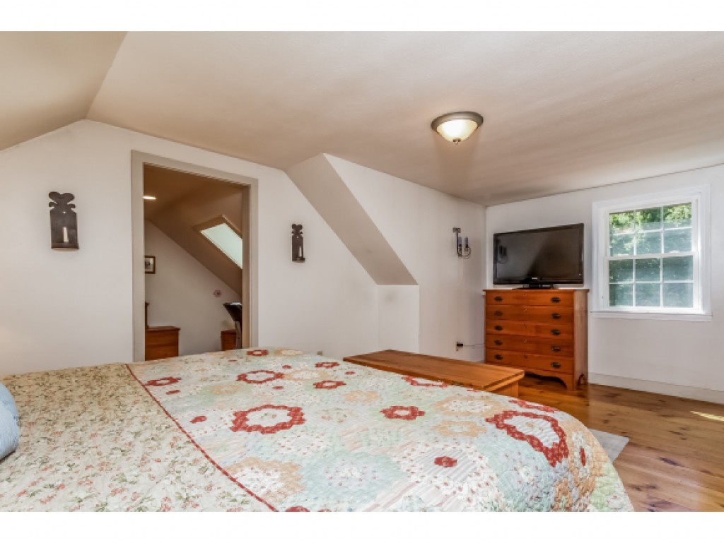 136 McCurdy Road New Boston, NH 03070 - Photo 20 of 36