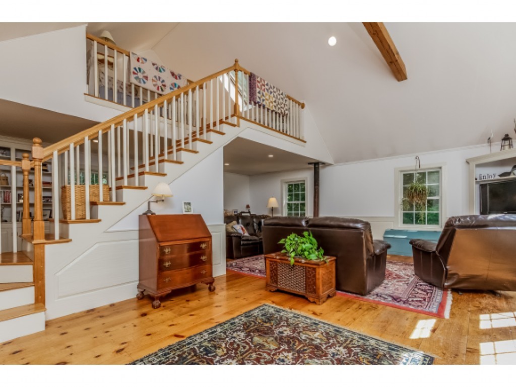 136 McCurdy Road New Boston, NH 03070 - Photo 3 of 36