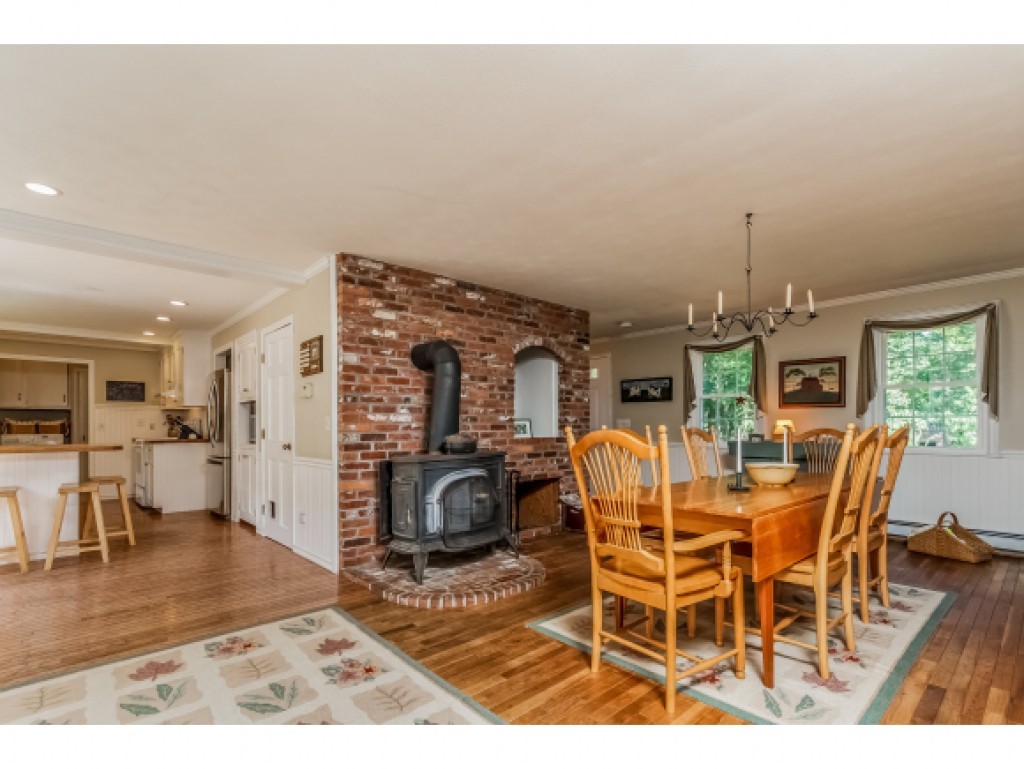 136 McCurdy Road New Boston, NH 03070 - Photo 4 of 36