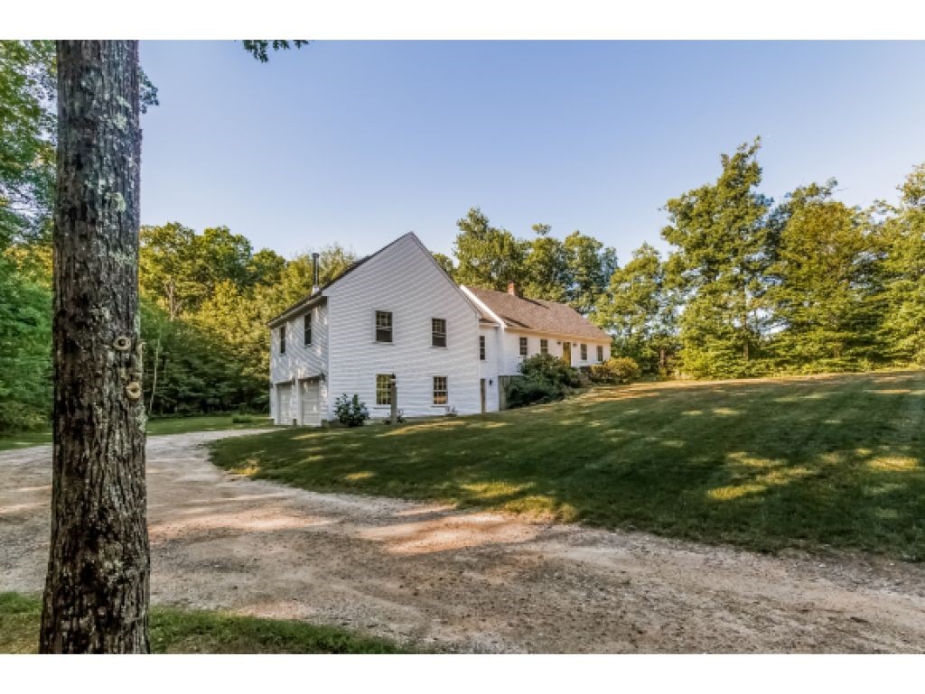 136 McCurdy Road New Boston, NH 03070 - Photo 5 of 36