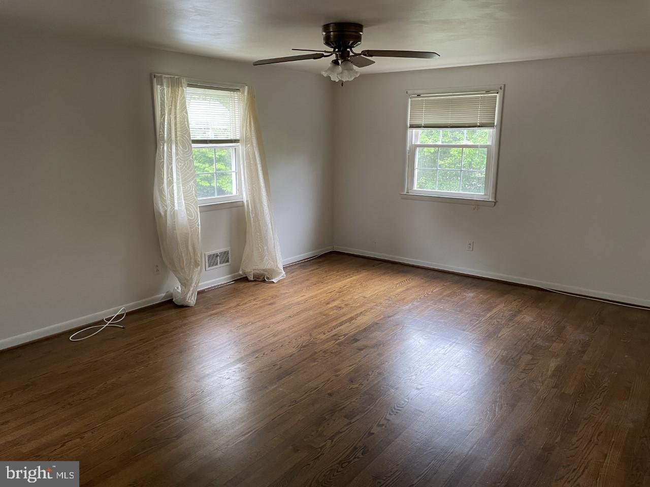 7013 Copeleigh Road Baltimore, MD 21212 - Photo 12 of 24 Primary bedroom