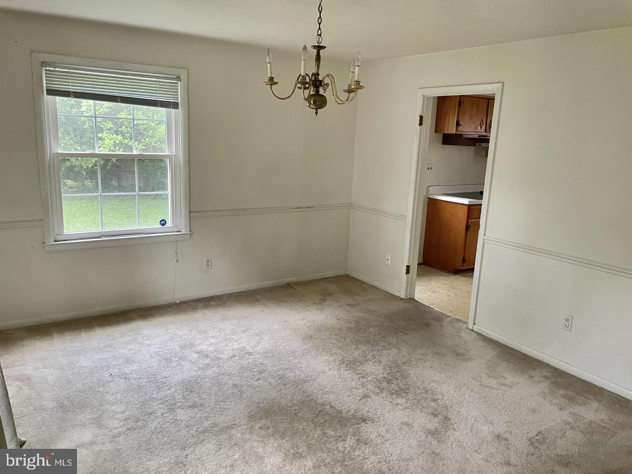 7013 Copeleigh Road Baltimore, MD 21212 - Photo 7 of 24 Generous sized dining room