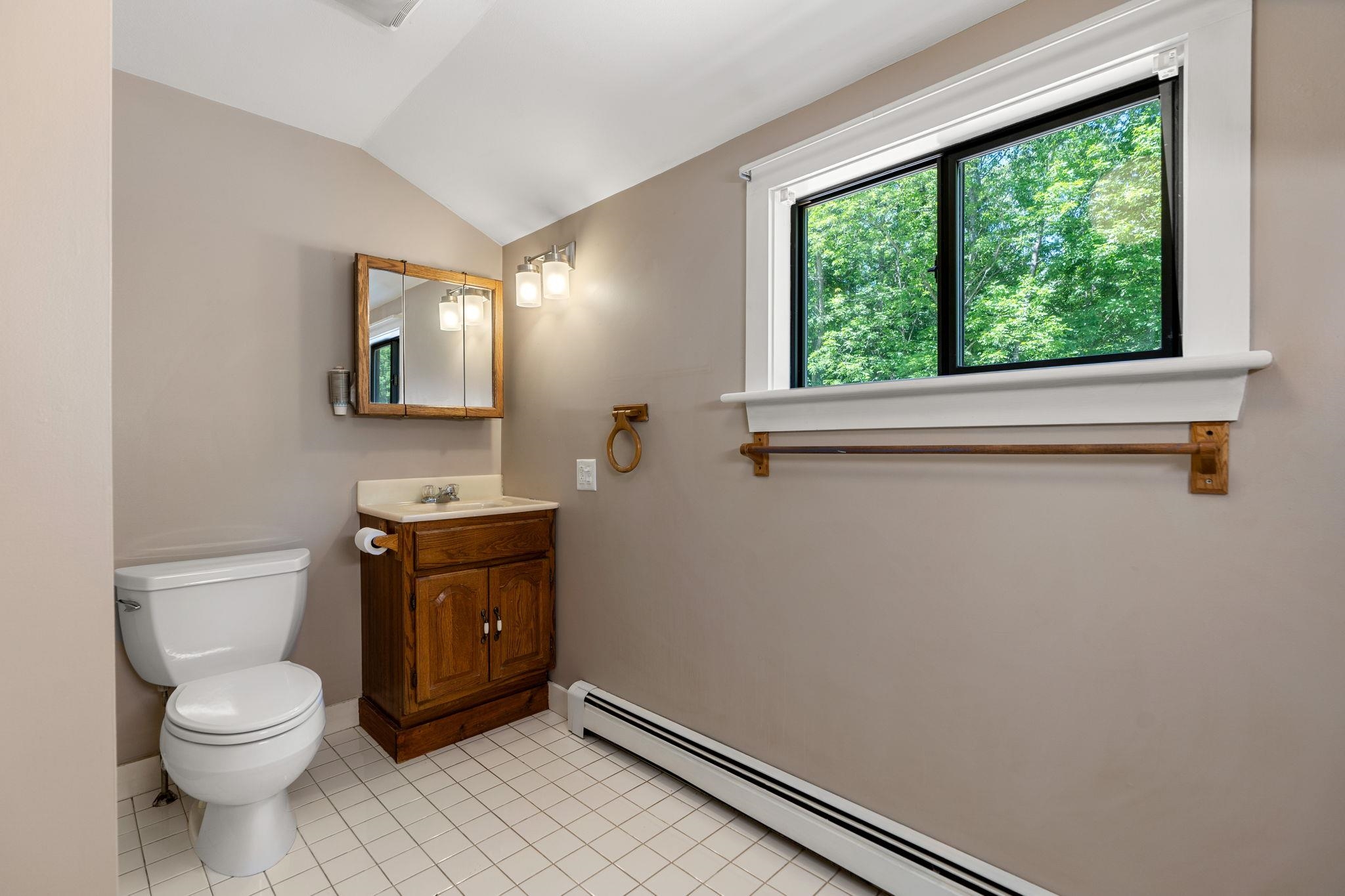 87 Lovering Road North Hampton, NH 03862 - Photo 18 of 39 Gallery Image 18