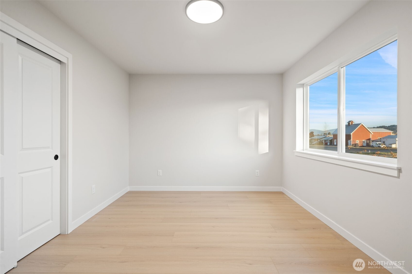 669 West Hendrickson Road, Unit 1 Sequim, WA 98382 - Photo 14 of 22