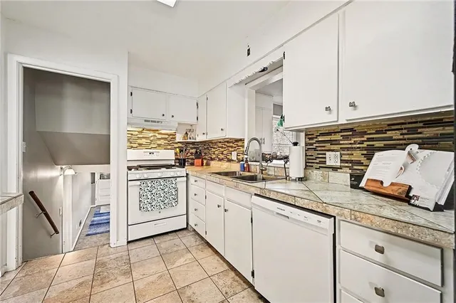 $449,000 | 7622 Pawnee Street, Prairie Village, KS 66208