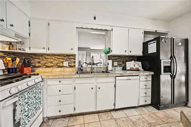 $449,000 | 7622 Pawnee Street, Prairie Village, KS 66208