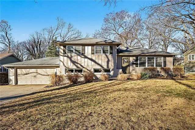 $449,000 | 7622 Pawnee Street, Prairie Village, KS 66208