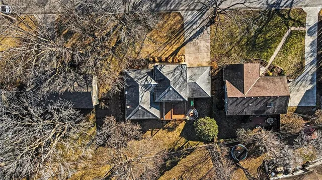 $449,000 | 7622 Pawnee Street, Prairie Village, KS 66208