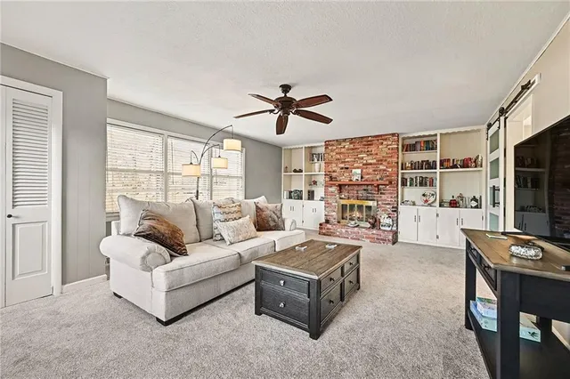 $449,000 | 7622 Pawnee Street, Prairie Village, KS 66208