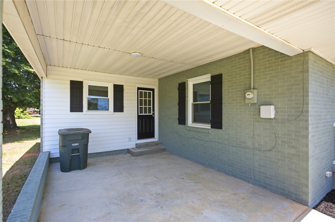 308 West South 5th Street Seneca, SC 29678 - Photo 30 of 42