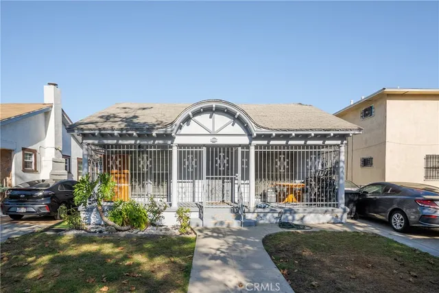 a view of a house with a outdoor space