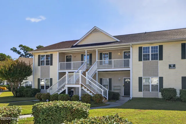$203,000 | 4629 McClelland Drive, Unit T202, Wilmington, NC 28405