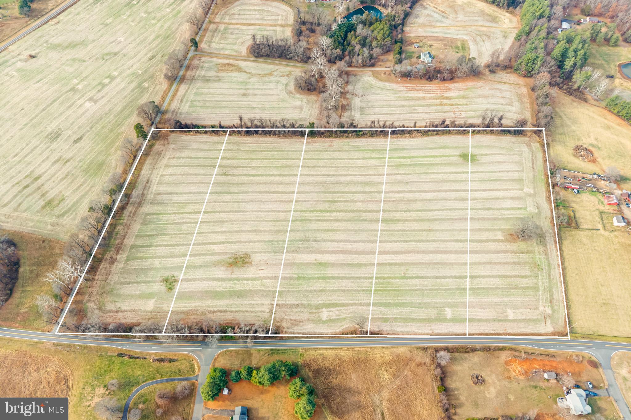 Lees Mill Road Warrenton, VA 20186 - Photo 2 of 12 a view of a balcony