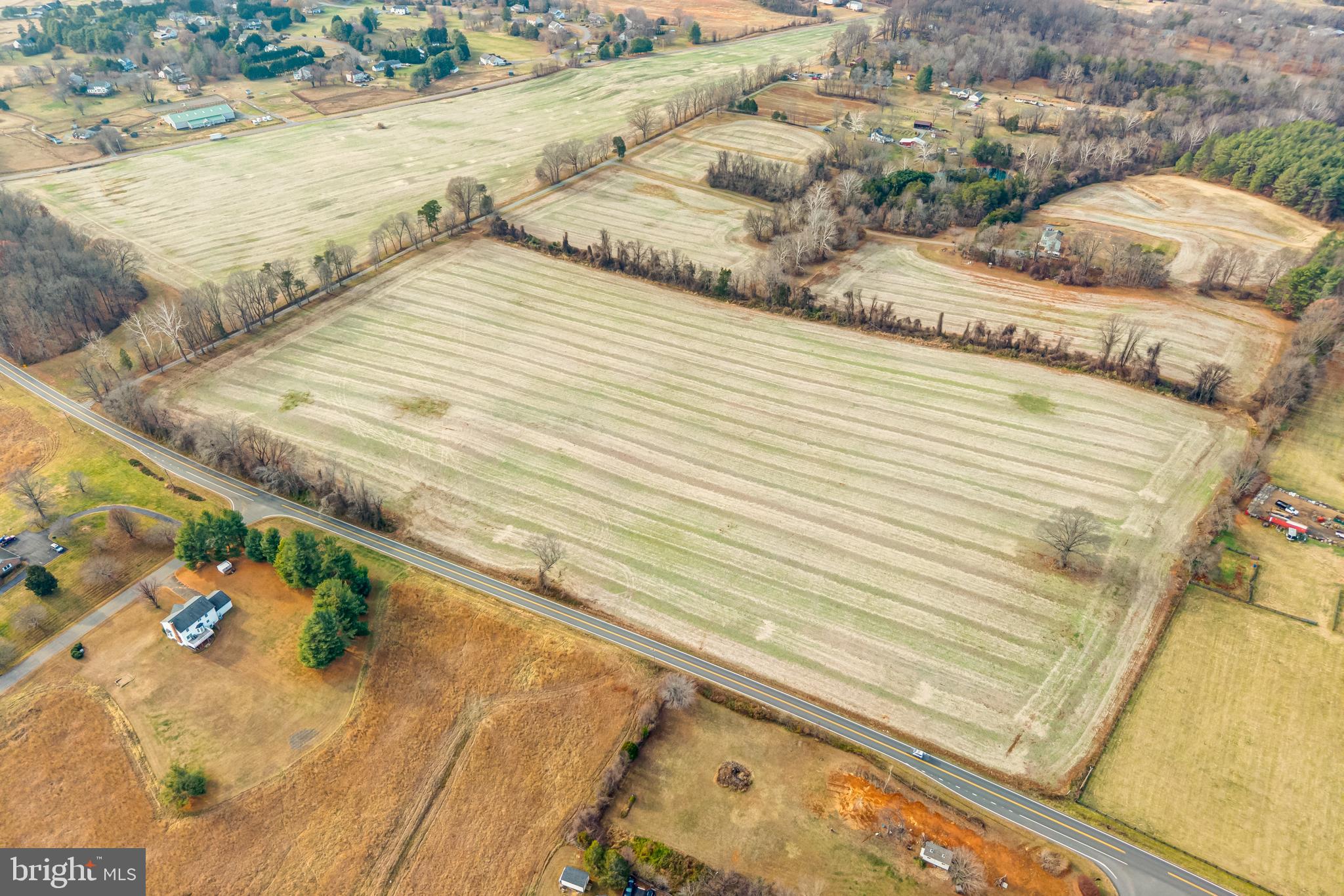 Lees Mill Road Warrenton, VA 20186 - Photo 3 of 12 a view of a terrace