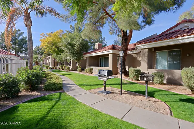 $195,000 | 2929 West Yorkshire Drive, Unit 2101, Phoenix, AZ 85027
