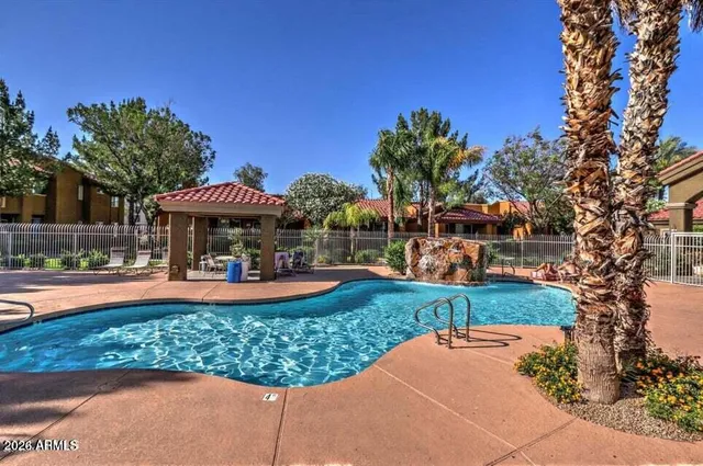 $195,000 | 2929 West Yorkshire Drive, Unit 2101, Phoenix, AZ 85027