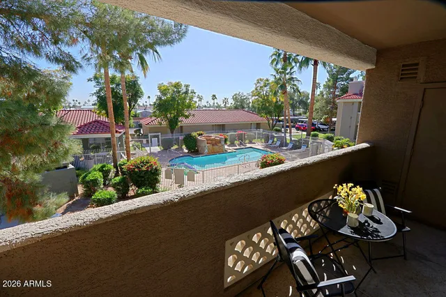 $195,000 | 2929 West Yorkshire Drive, Unit 2101, Phoenix, AZ 85027