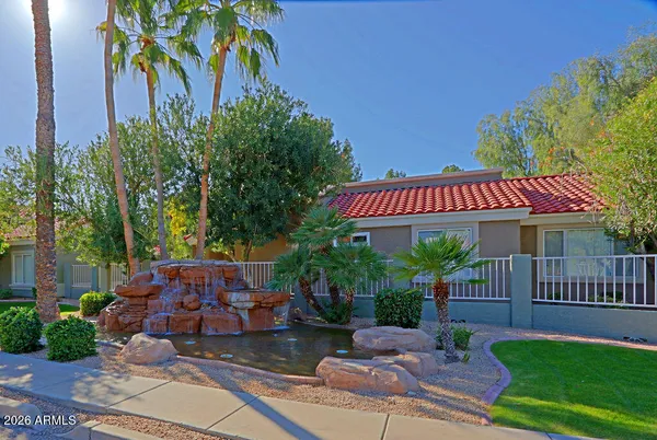 $195,000 | 2929 West Yorkshire Drive, Unit 2101, Phoenix, AZ 85027