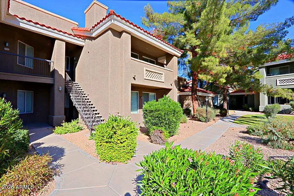 $195,000 | 2929 West Yorkshire Drive, Unit 2101, Phoenix, AZ 85027