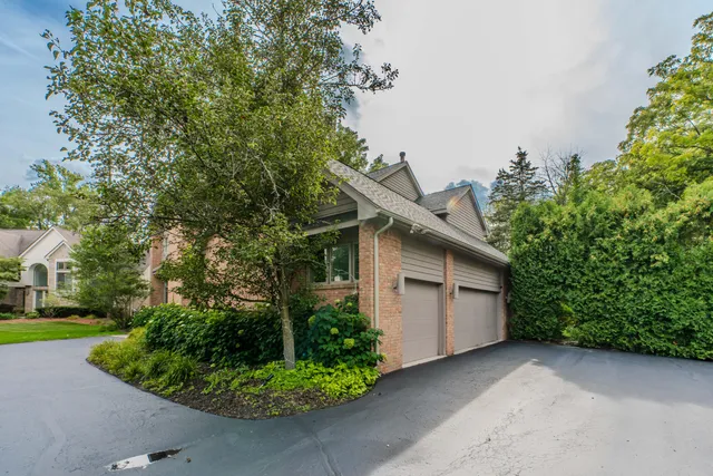 $728,900 | 5780 Swan Lake Court, West Bloomfield, MI 48322
