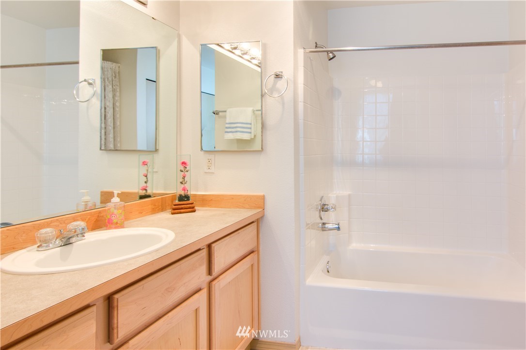 2920 Southeast 8th Place, Unit 1113 Renton, WA 98058 - Photo 11 of 17 Gallery Image 11