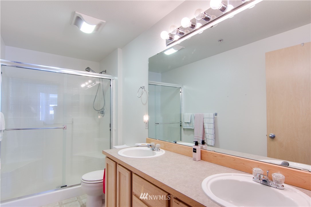 2920 Southeast 8th Place, Unit 1113 Renton, WA 98058 - Photo 8 of 17 Gallery Image 8