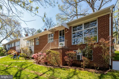 $820,000 | 908 North Arlington Mill Drive, Arlington, VA 22205