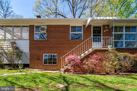 $820,000 | 908 North Arlington Mill Drive, Arlington, VA 22205