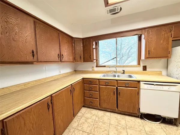 $170,000 | 2806 Pearl Street, Liverpool, TX 77577