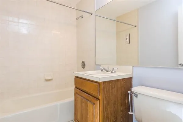 $2,500 | 82 Jackson Street, Unit A5, Hoboken, NJ 07030