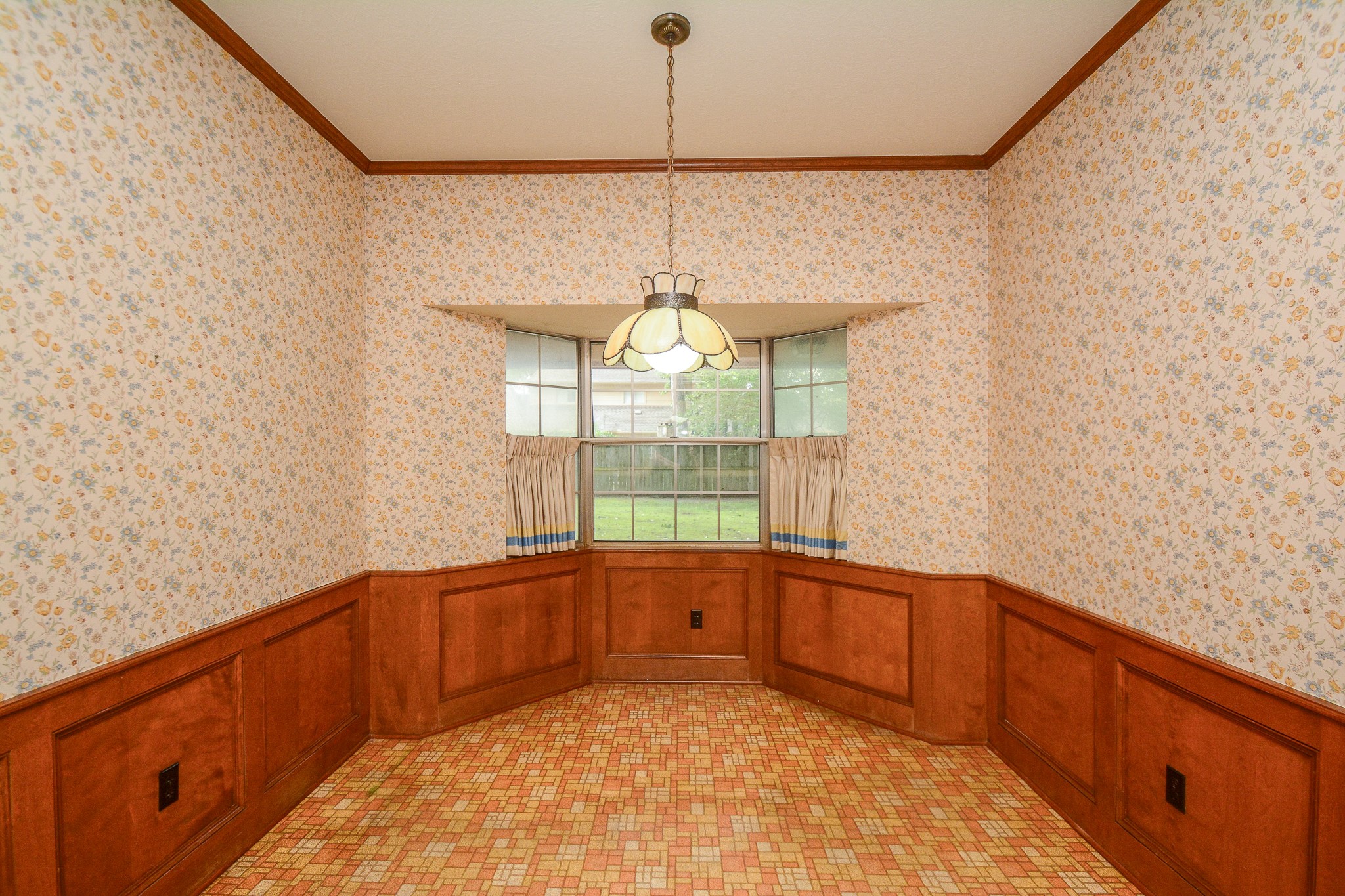 16010 Mickleham Drive Spring, TX 77379 - Photo 17 of 23 Breakfast area. Light and bright!
