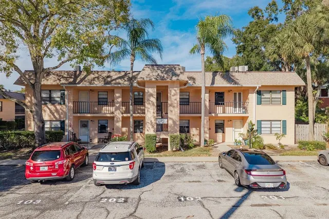 $230,000 | 40 West Orange Street, Unit 102, Tarpon Springs, FL 34689