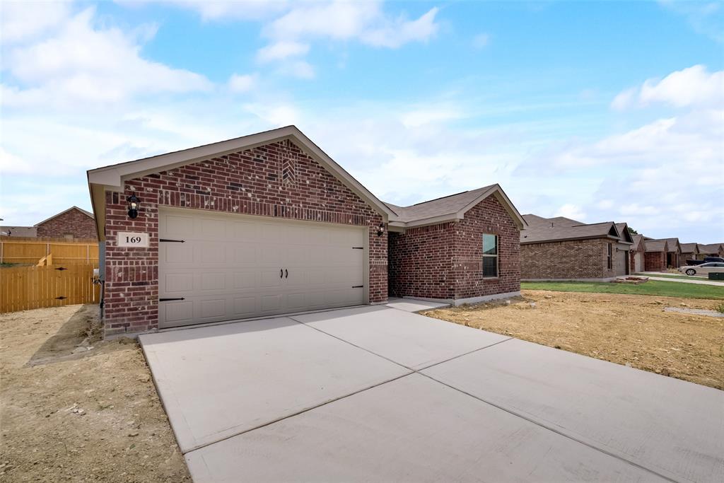 169 Cattlemans Creek Road Newark, TX 76071 - Photo 6 of 19